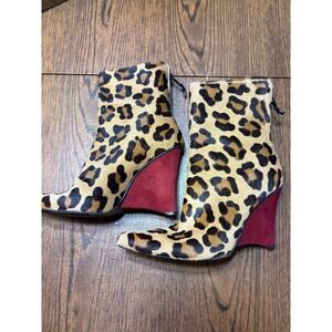 Stuart Weitzman Leopard Print Wedge Heeled Bootie Size 8 Vintage